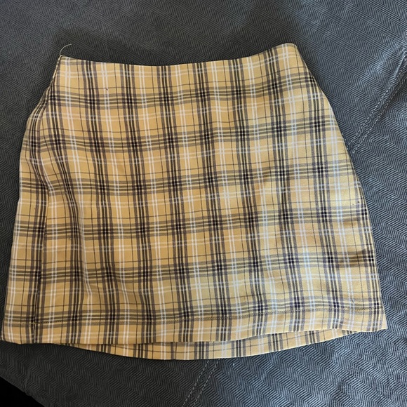 TRUCE Yellow Plaid Girls’ Skirt - Picture 4 of 6